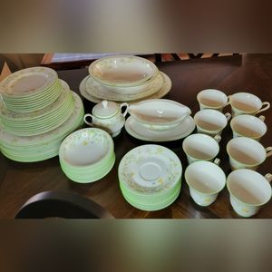 NORITAKE REVERIE 48 piece set - 1974 Pattern 7191 Ivory China set